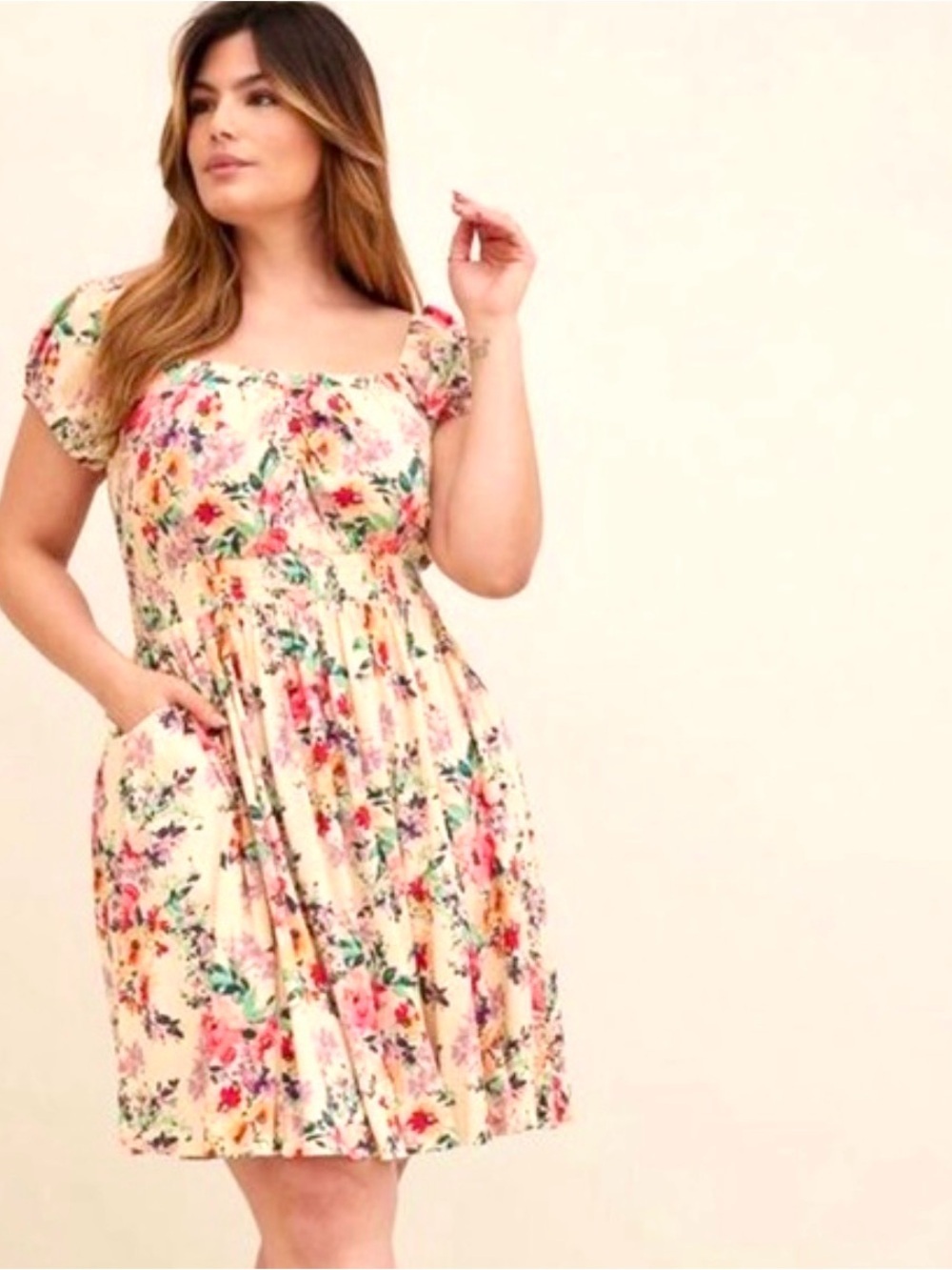 Cream Floral Square-Neck Midi Dress M ptp 20.5” l 37.5”